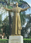 Pope Pius XII Statue Pope Pius XII Statue